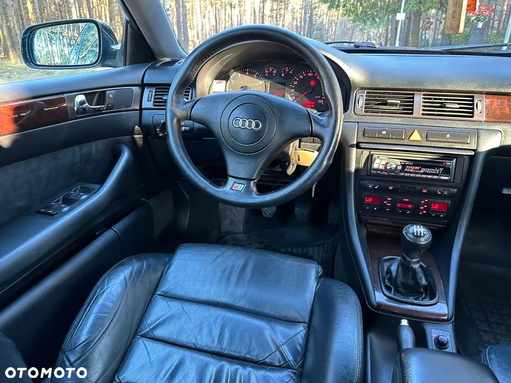 Audi A6 Avant 2.4 - 7