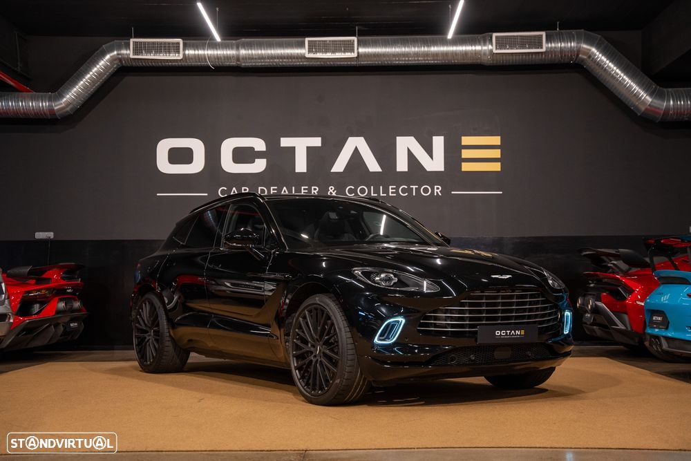Aston Martin DBX - 6