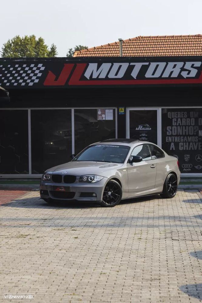 BMW 118 d Pack M - 4
