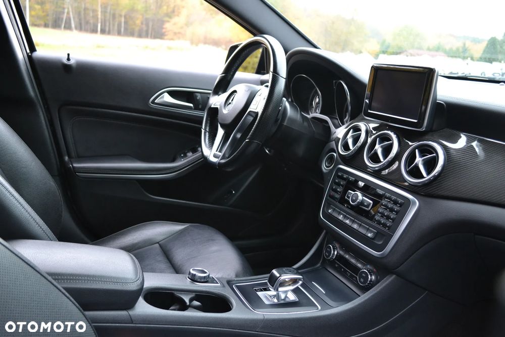 Mercedes-Benz GLA AMG 45 4-Matic - 11