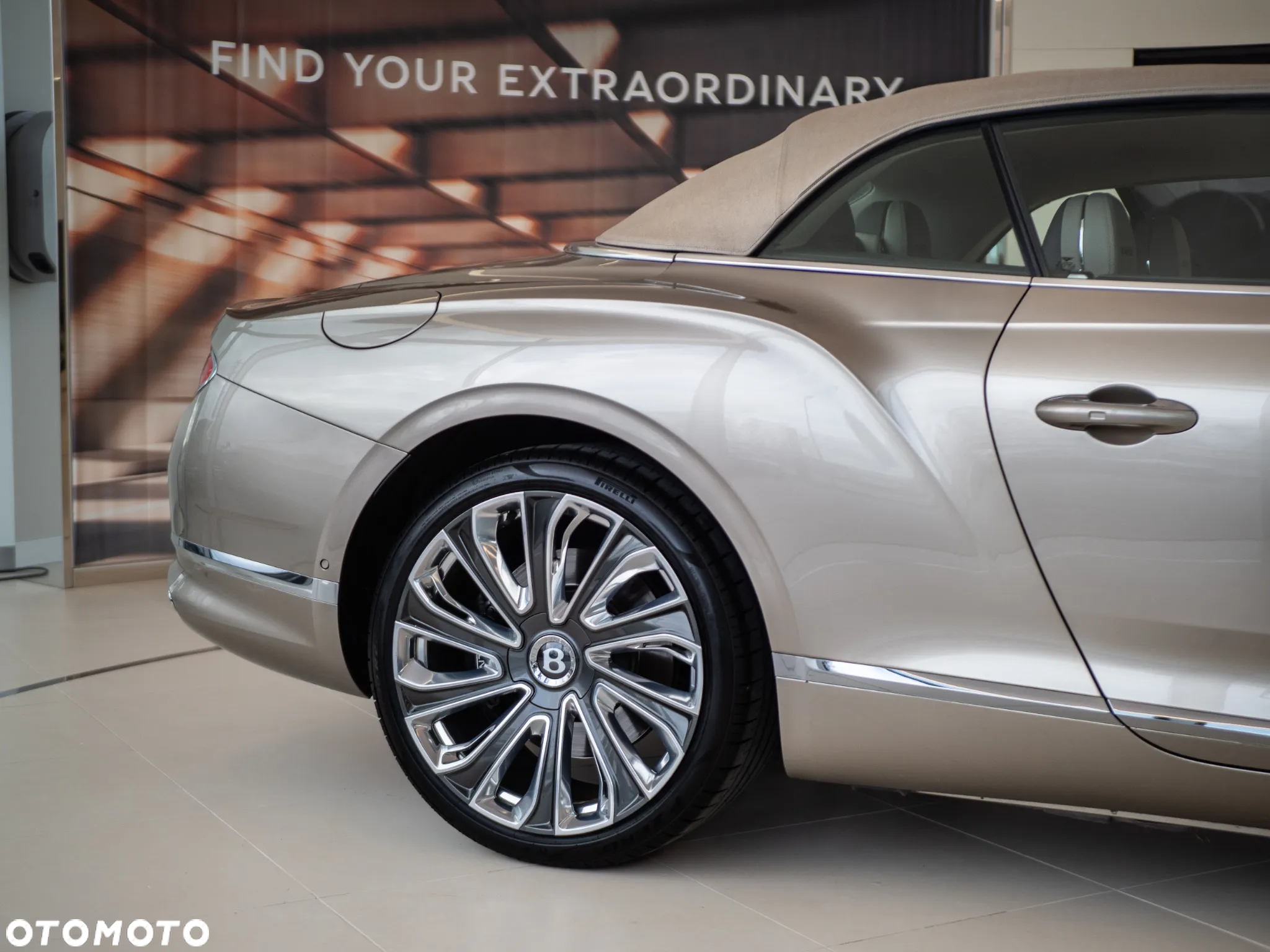Bentley Continental GT New Convertible V8 Mulliner - 10