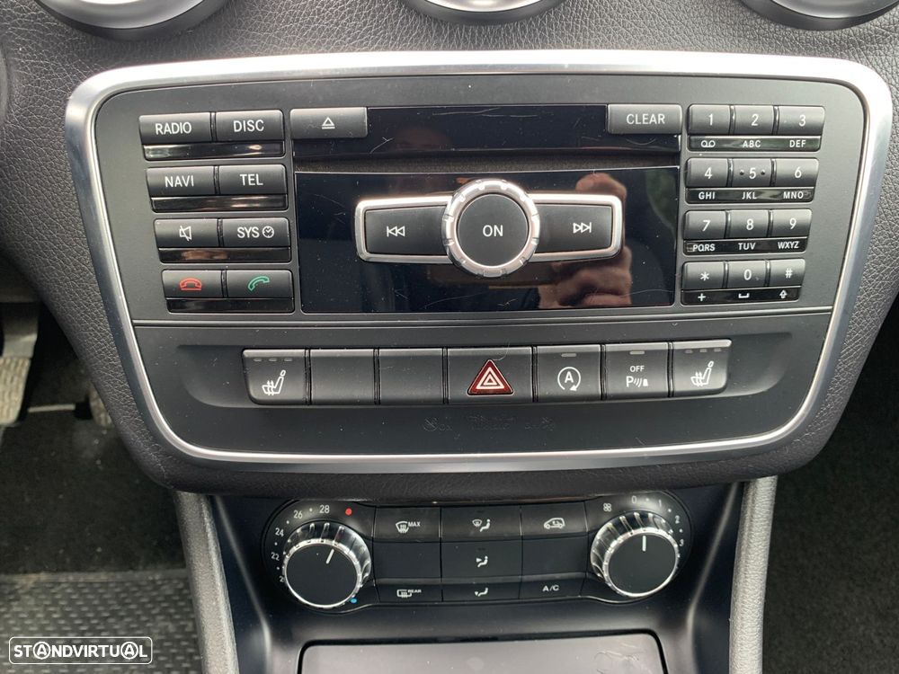 Mercedes-Benz A 180 d AMG Line - 38