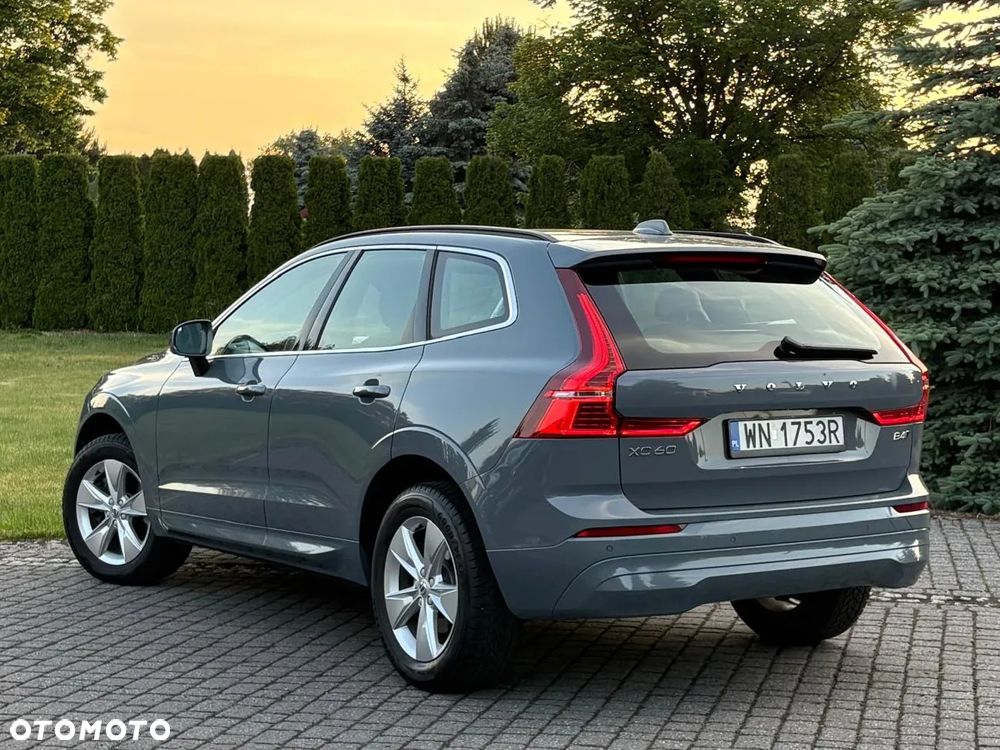 Volvo XC 60 B4 D AWD Momentum Pro - 9