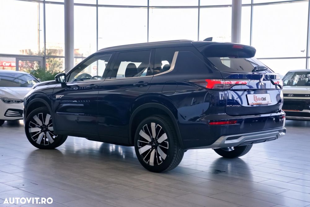 Mitsubishi Outlander - 5