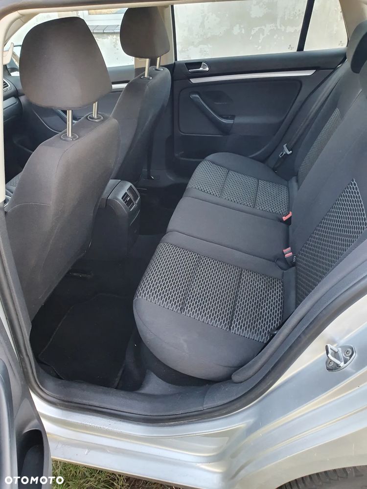 Volkswagen Golf - 10