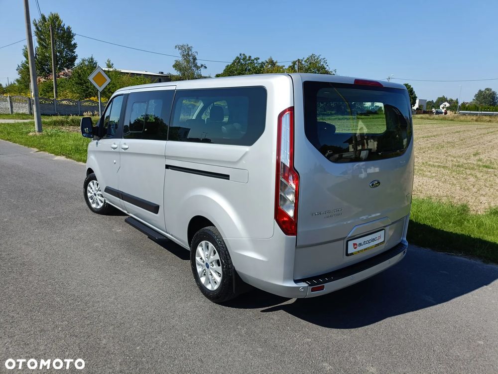 Ford Tourneo Custom - 37