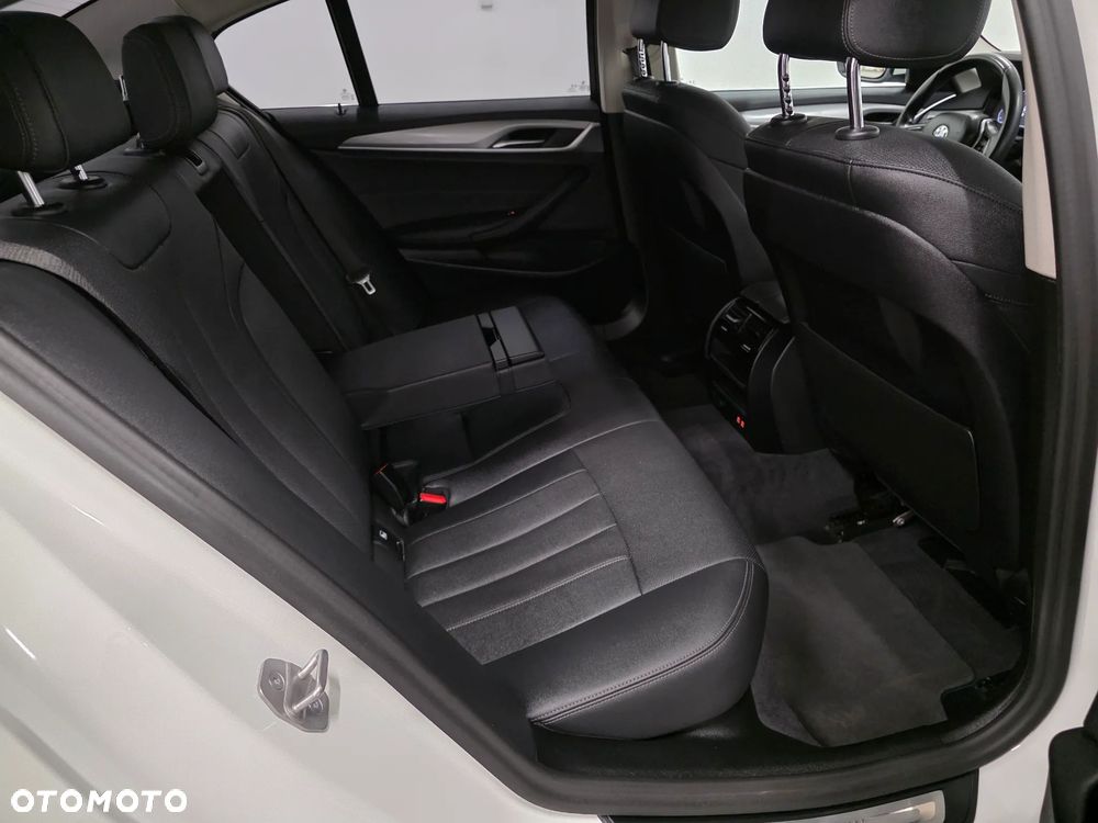 BMW Seria 5 518d mHEV Luxury Line sport - 19