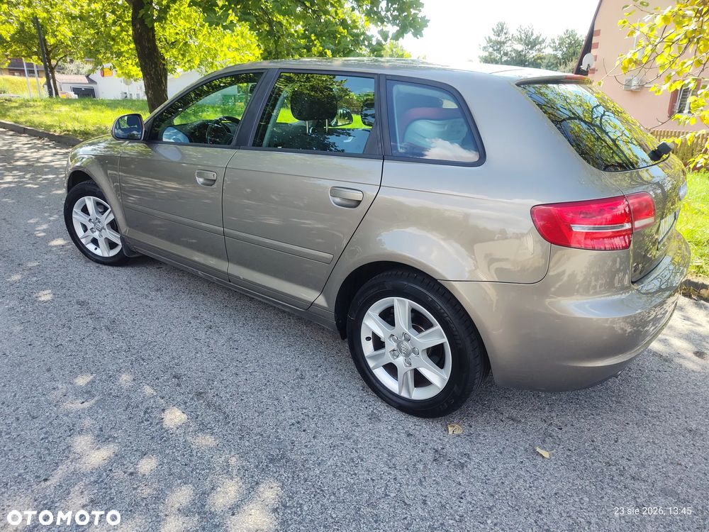 Audi A3 Sportback 1.6 TDI DPF Ambition - 9