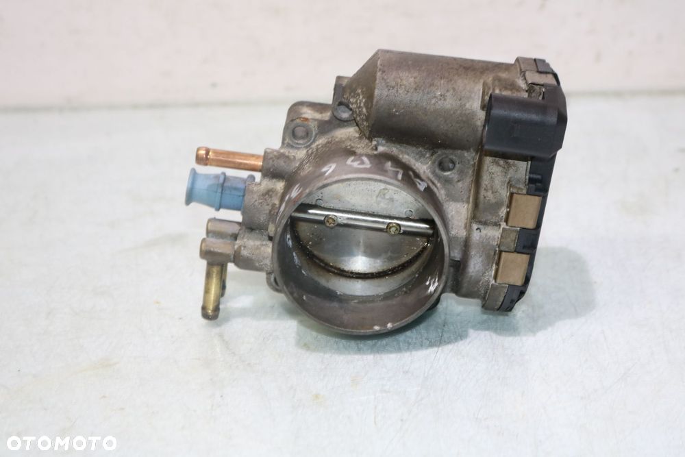 PRZEPUSTNICA AUDI A4 B6 3.0V6   078133062B - 1