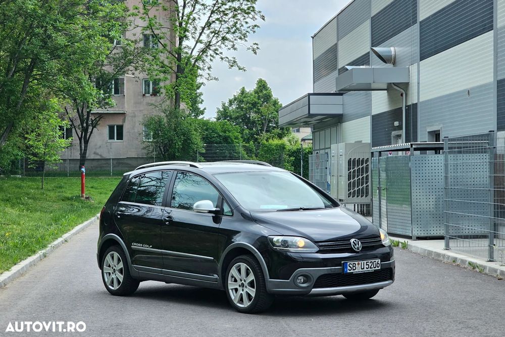 Volkswagen Golf - 1