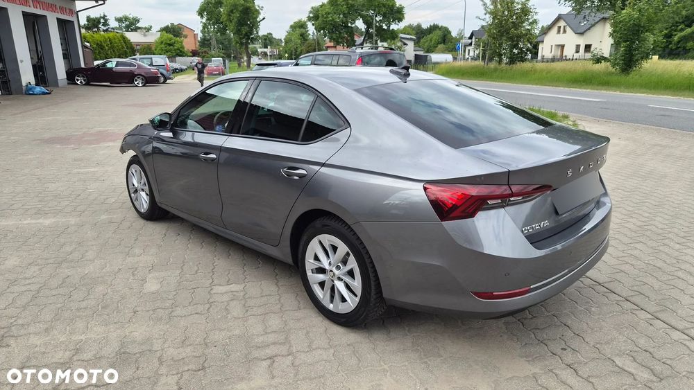 Skoda Octavia 1.5 TSI mHEV Selection DSG - 10