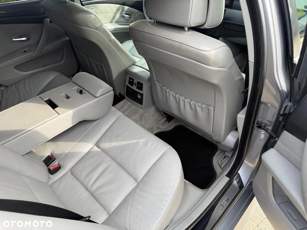 BMW Seria 5 ver-528i - 7