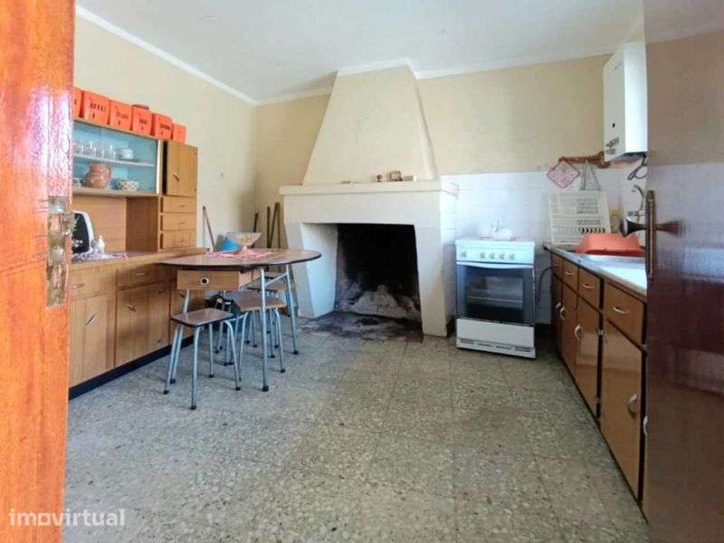 Moradia T3 com 3 pisos no coração de Benvende,Guarda - Grande imagem: 4/12