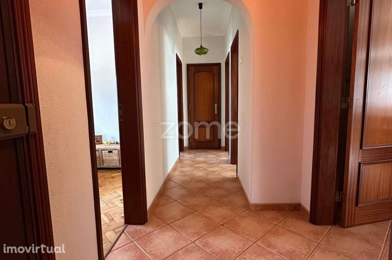 Prédio Composto por 8 Apartamentos - Grande imagem: 4/29