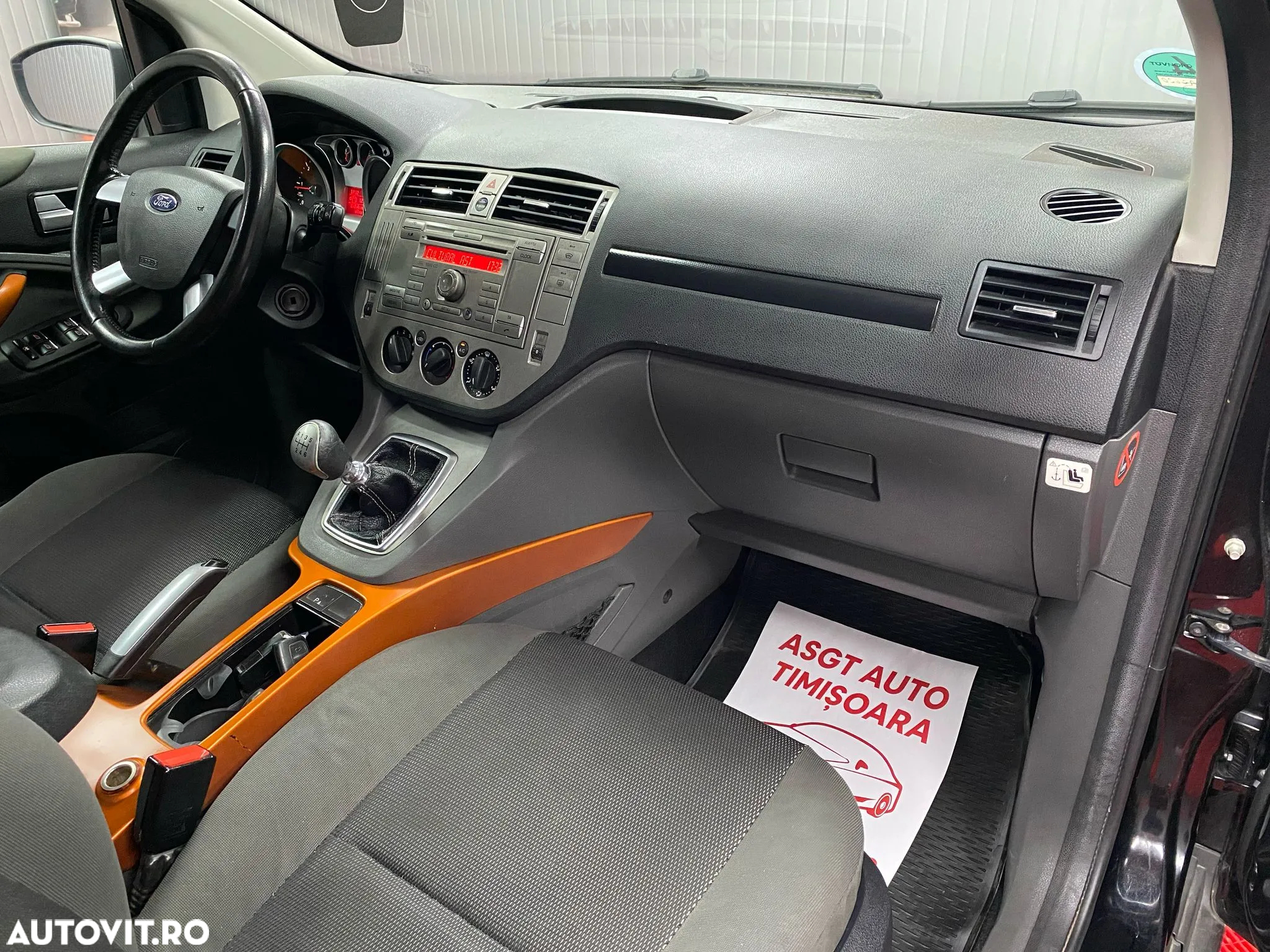 Ford Kuga - 10