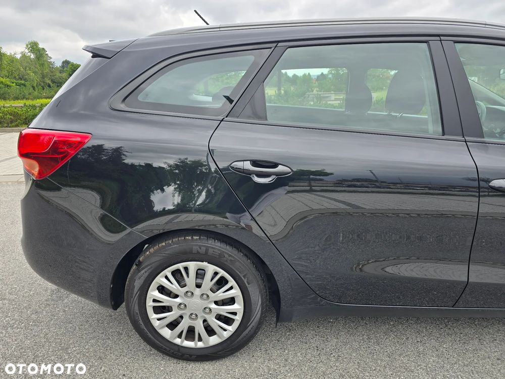 Kia Ceed 1.4 CRDi 90 Vision - 33