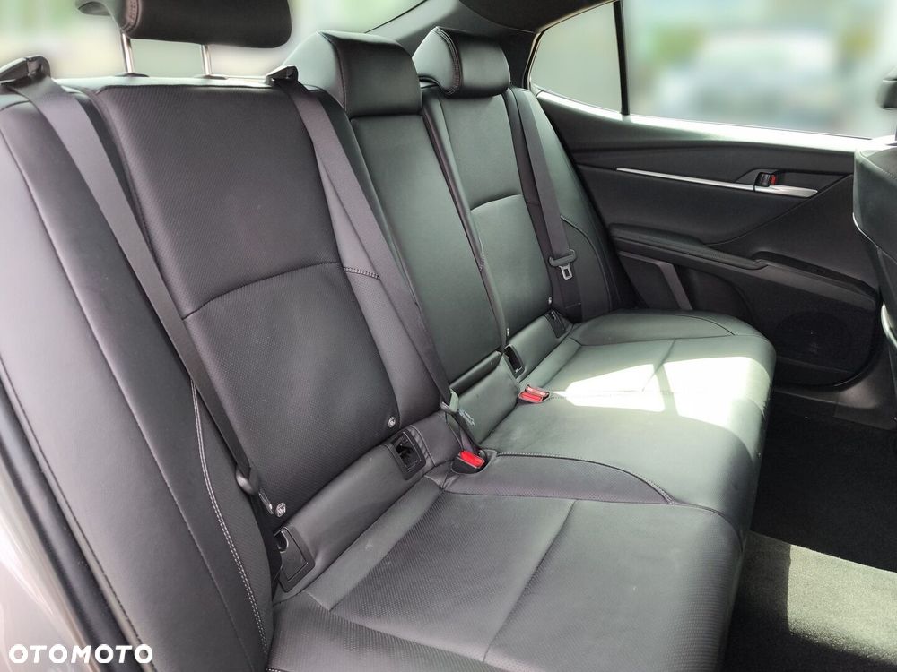 Toyota Camry - 12