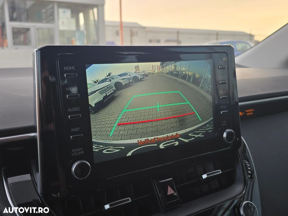 Toyota Corolla 1.8 HSD Business - 20