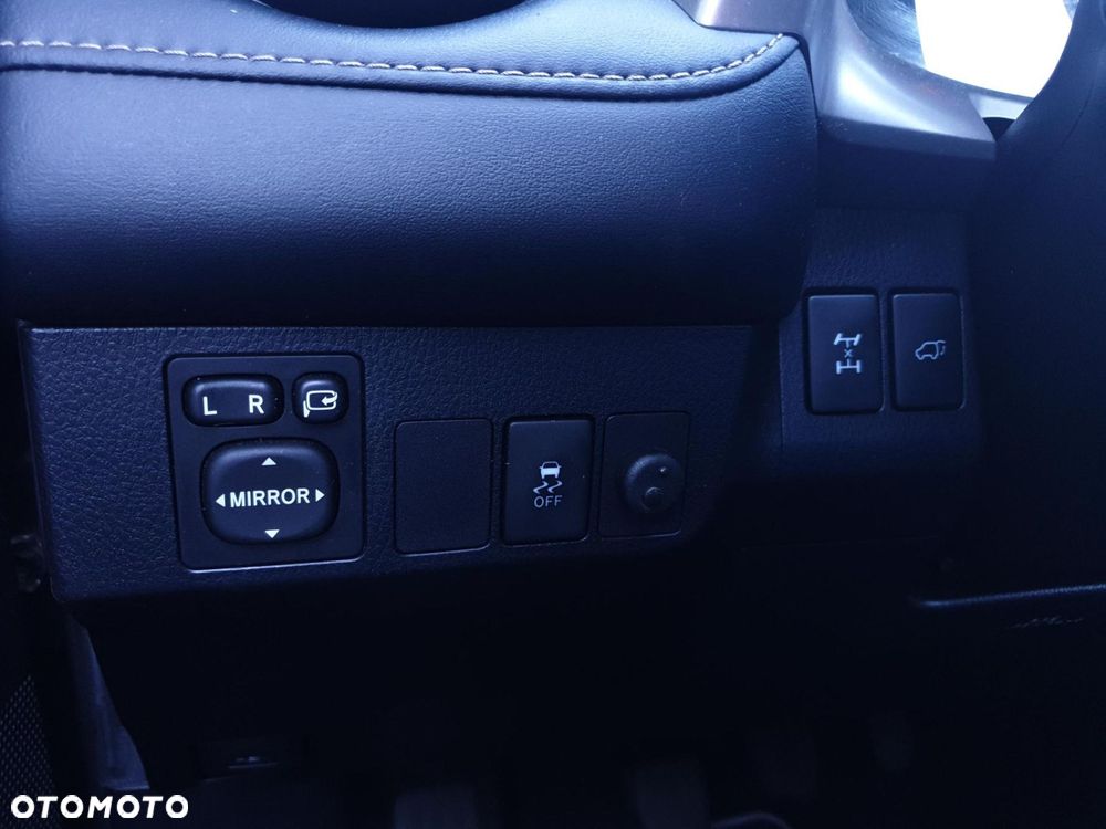 Toyota RAV4 2.0 D-4D Premium - 13