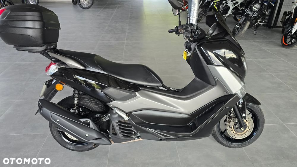 Yamaha NMAX - 23