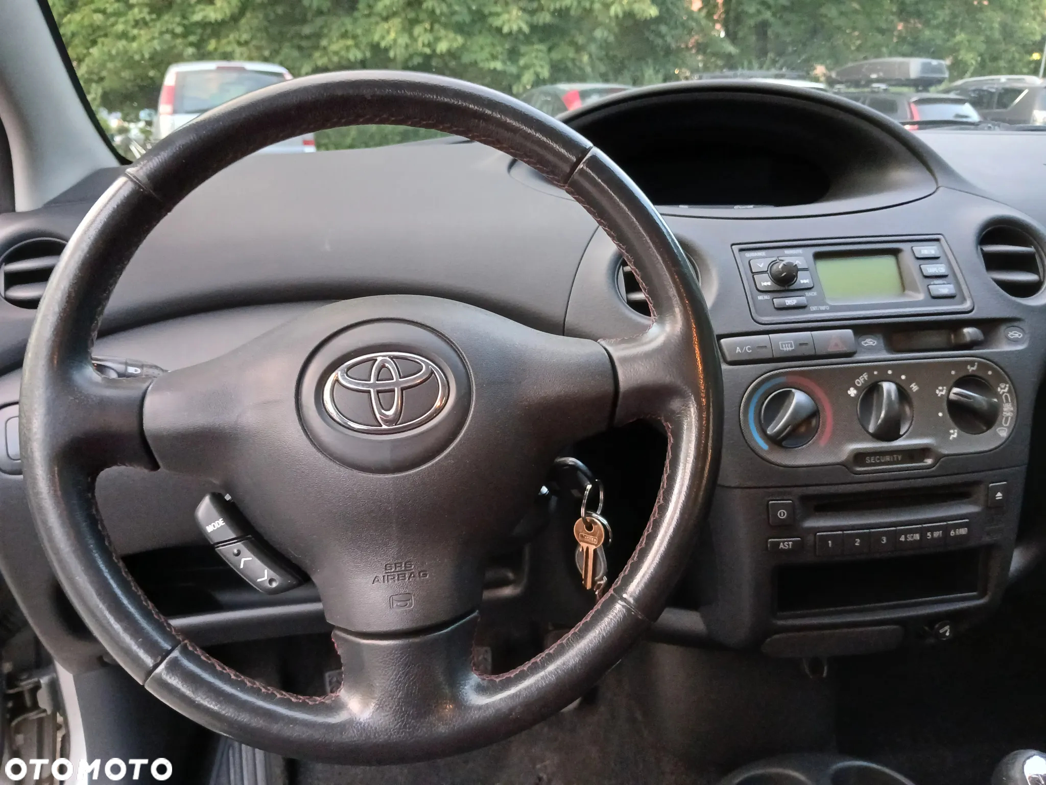 Toyota Yaris 1.0 Unlimited - 7
