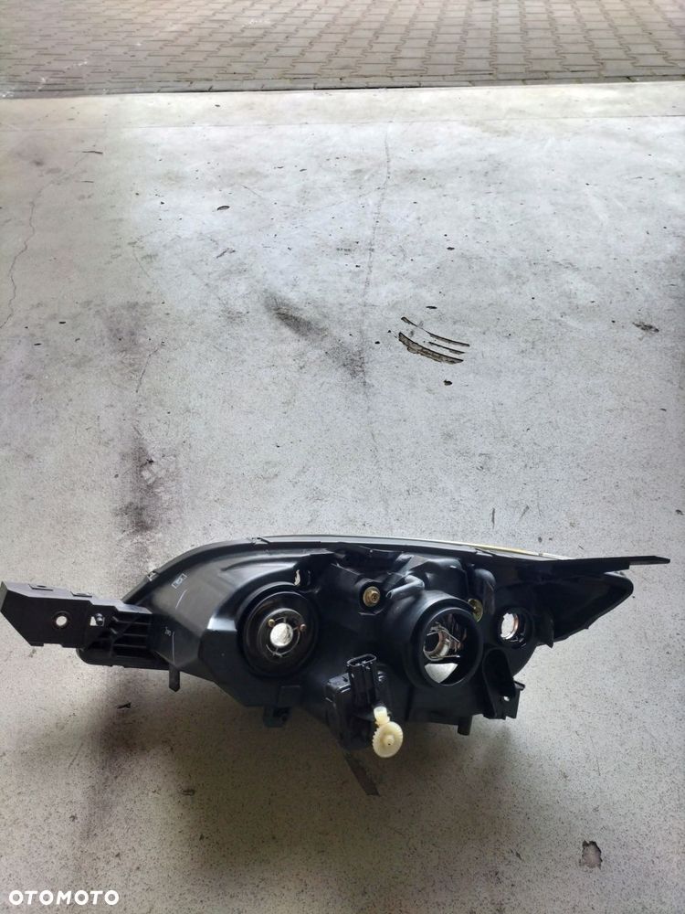 lampa prawa przód mazda 3 bk i hb - 2