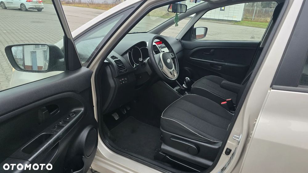 Kia Venga 1.4 CVVT Attract - 11