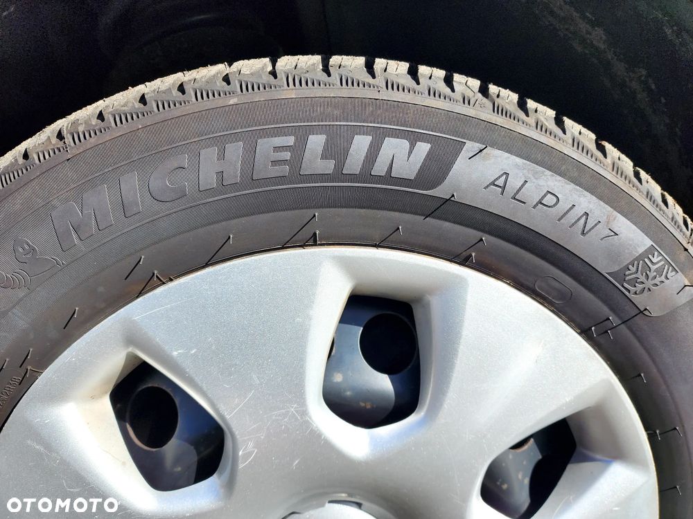 Opel Astra 1.4 Turbo 150 Jahre - 14