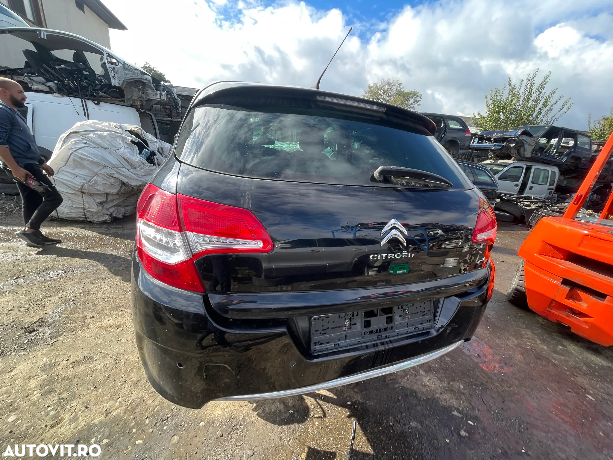 Dezmembram Citroen C4 2014 1.6b - 5