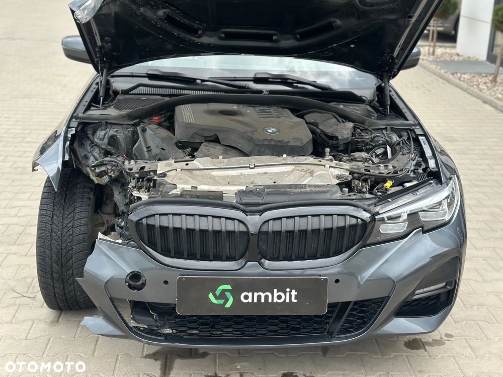 BMW Seria 3 318i - 11