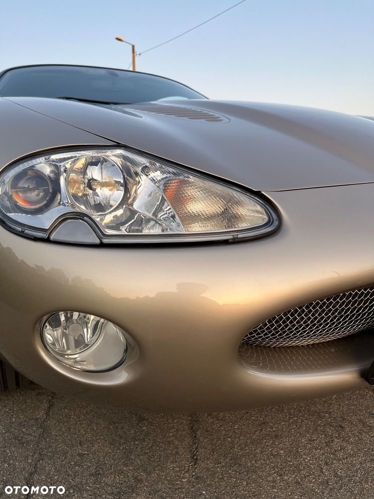 Jaguar XK8 - 14