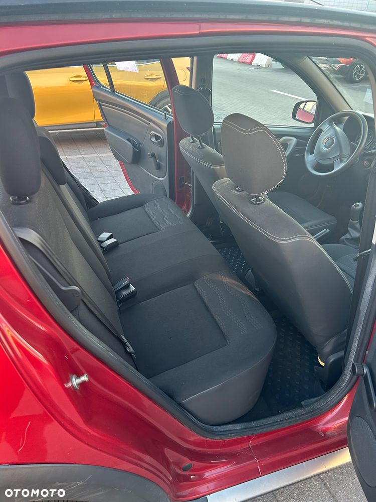 Dacia Sandero - 10
