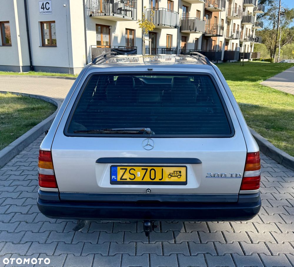 Mercedes-Benz W124 (1984-1993) - 12