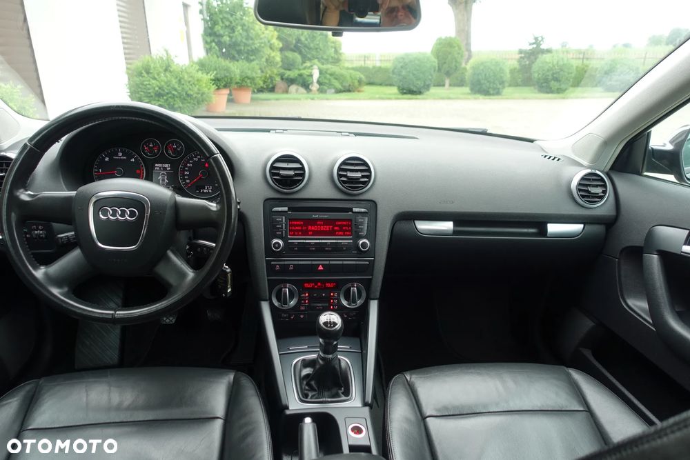 Audi A3 Sportback 1.6 TDI DPF Ambition - 18