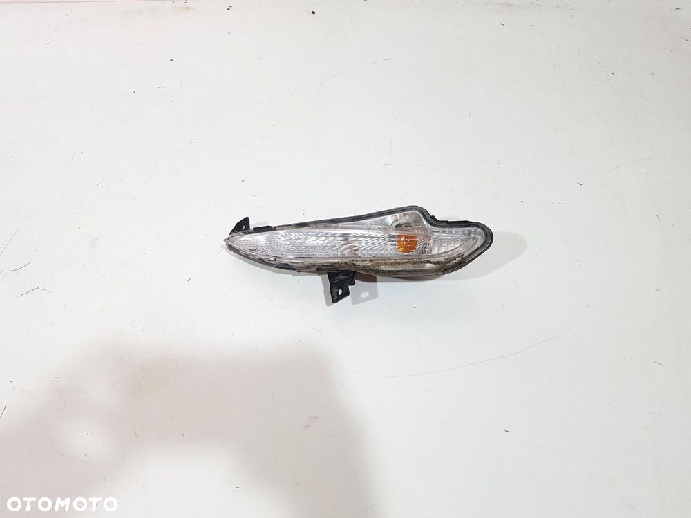 PEUGEOT 308 II 2 T9 KIERUNKOWSKAZ LAMPA PRAWY 9678039280D ORYGINAŁ - 1
