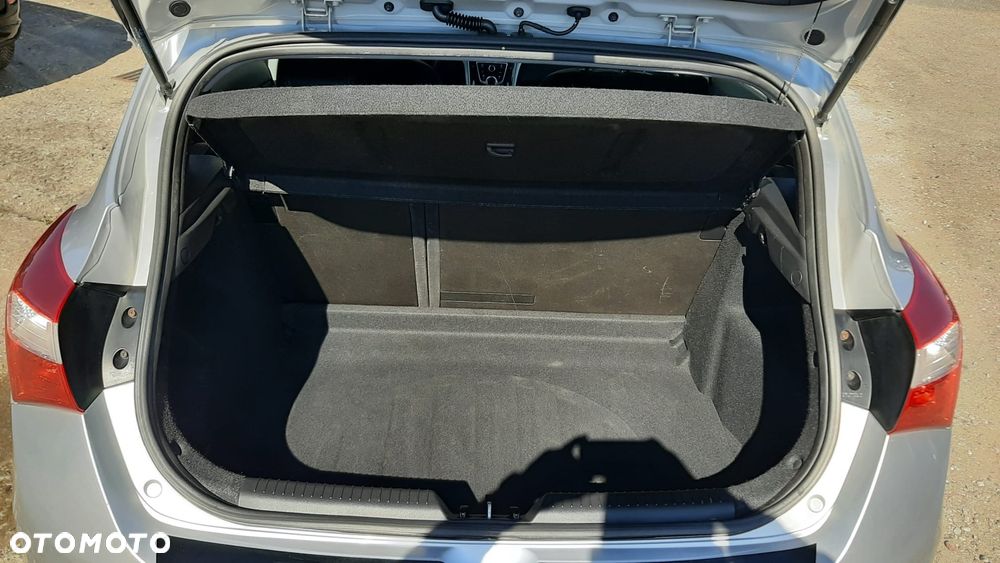 Hyundai i30 1.4 Trend - 9