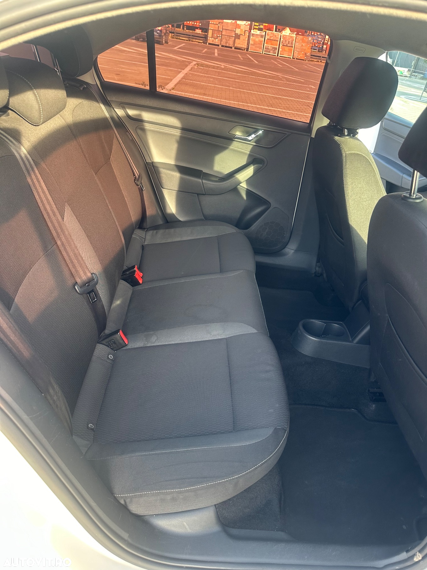 Skoda RAPID 1.6 TDI Active - 8