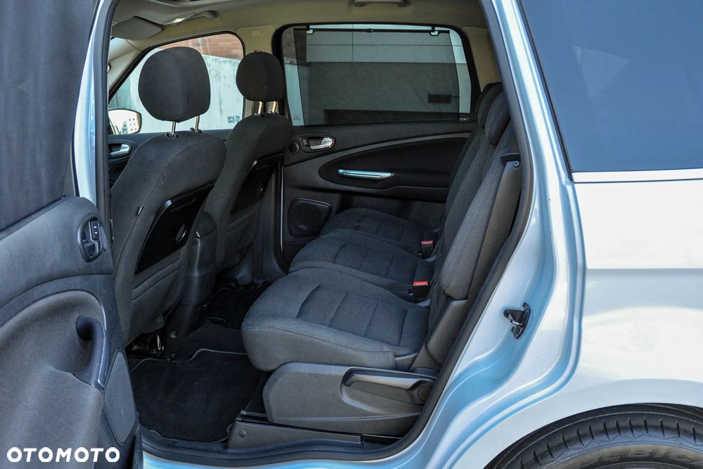 Ford S-Max - 8