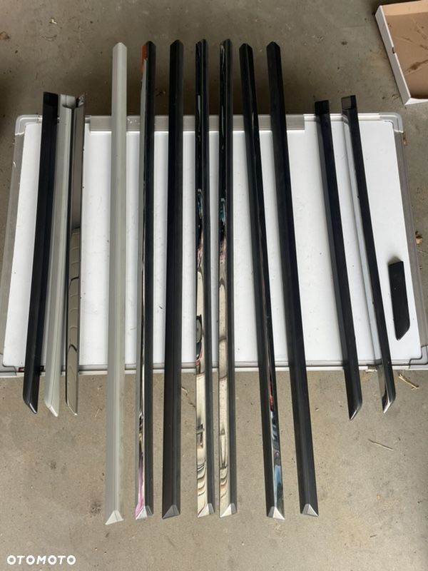 Volvo S90 V90 listwa drzwi CC przód lub tył 2016-