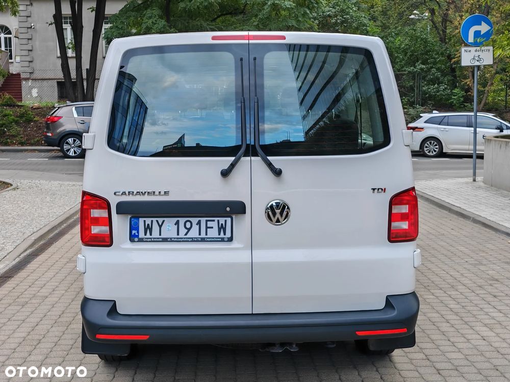 Volkswagen Caravelle - 8