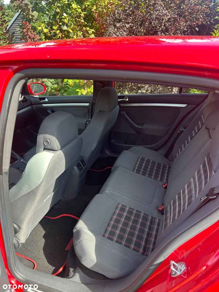 Volkswagen Golf - 9