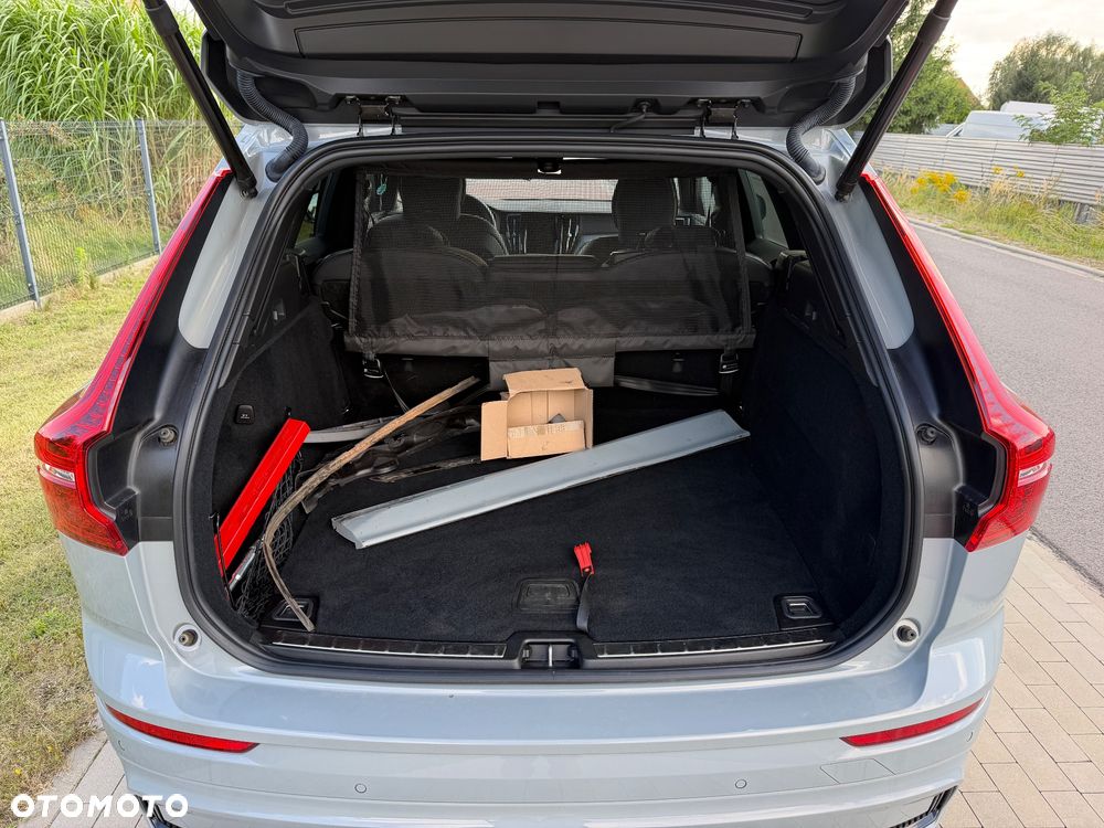 Volvo XC 60 B4 B Plus Dark - 30