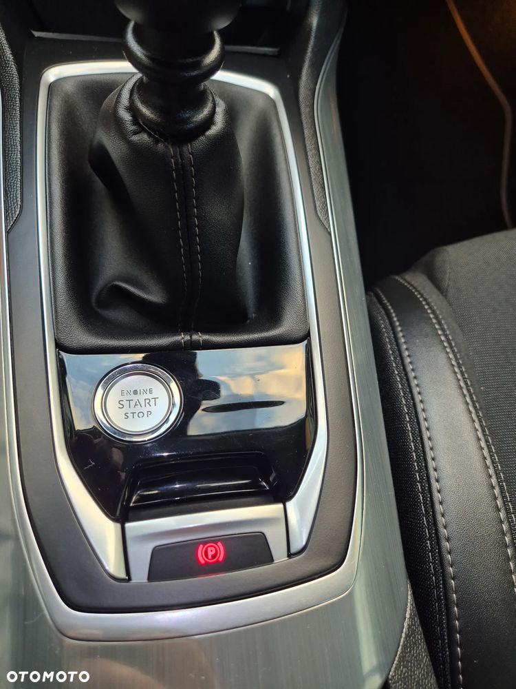 Peugeot 308 BlueHDi 130 Stop & Start Allure Pack - 23