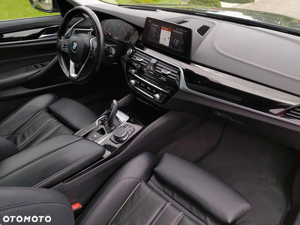 BMW Seria 5 520d Touring Luxury Line - 24