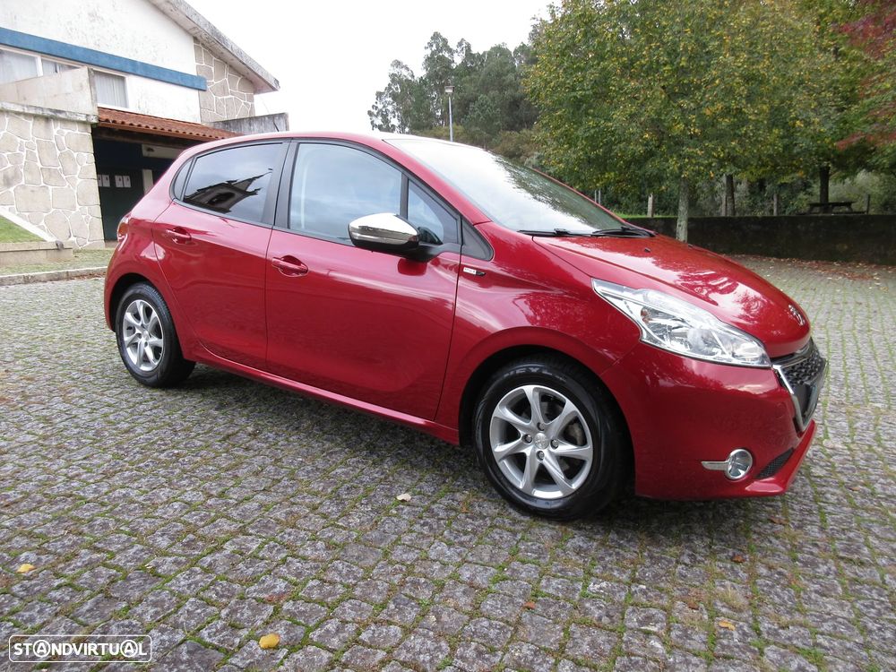 Peugeot 208 1.2 VTi SE Style - 11