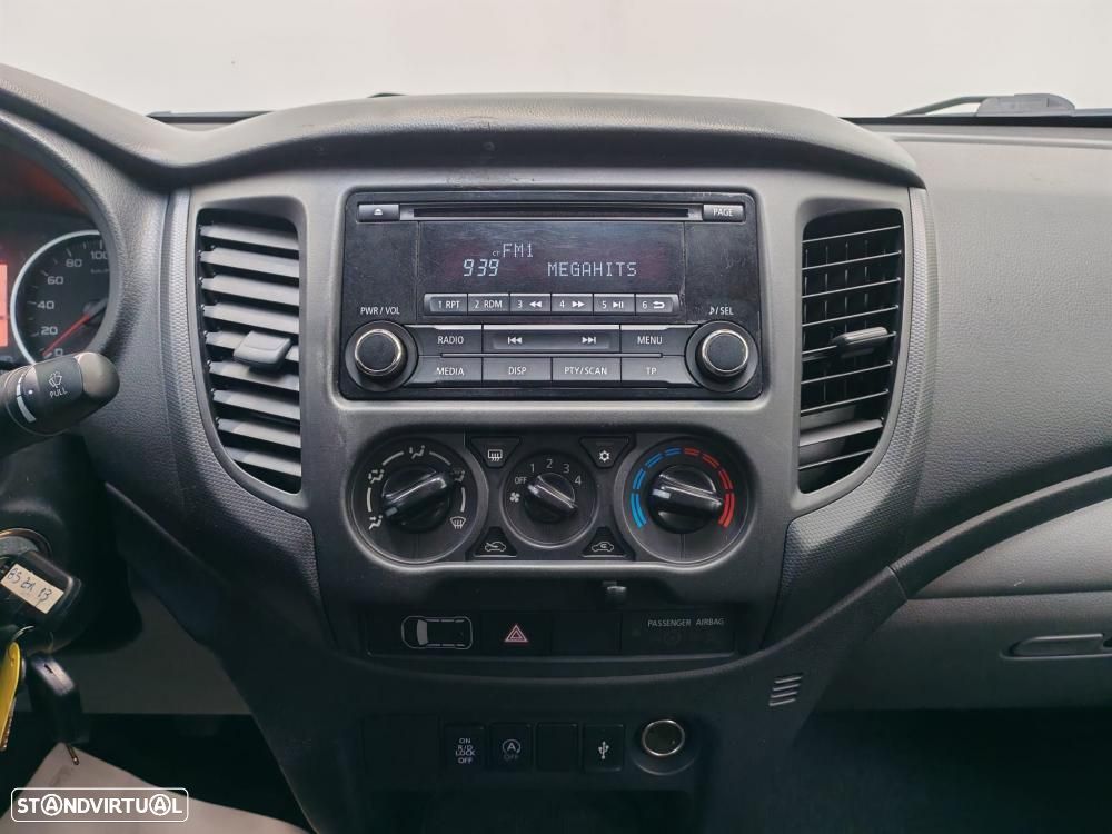 Mitsubishi L200 2.4 DI-D Club Invite Strakar Look CC 4WD - 15