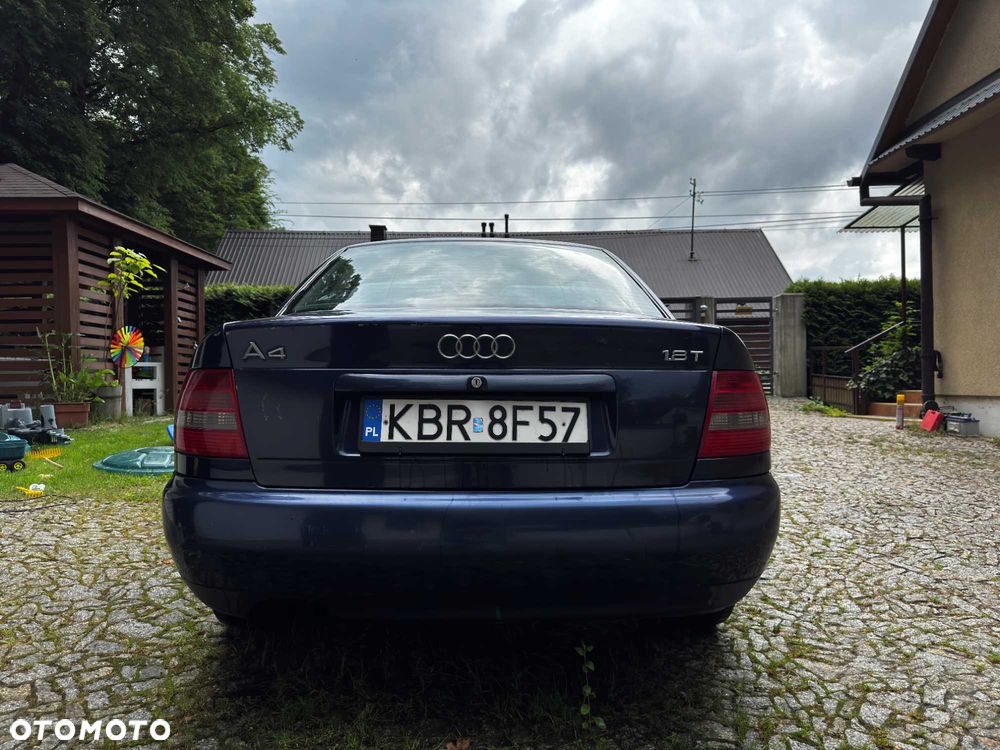Audi A4 Limousine - 3