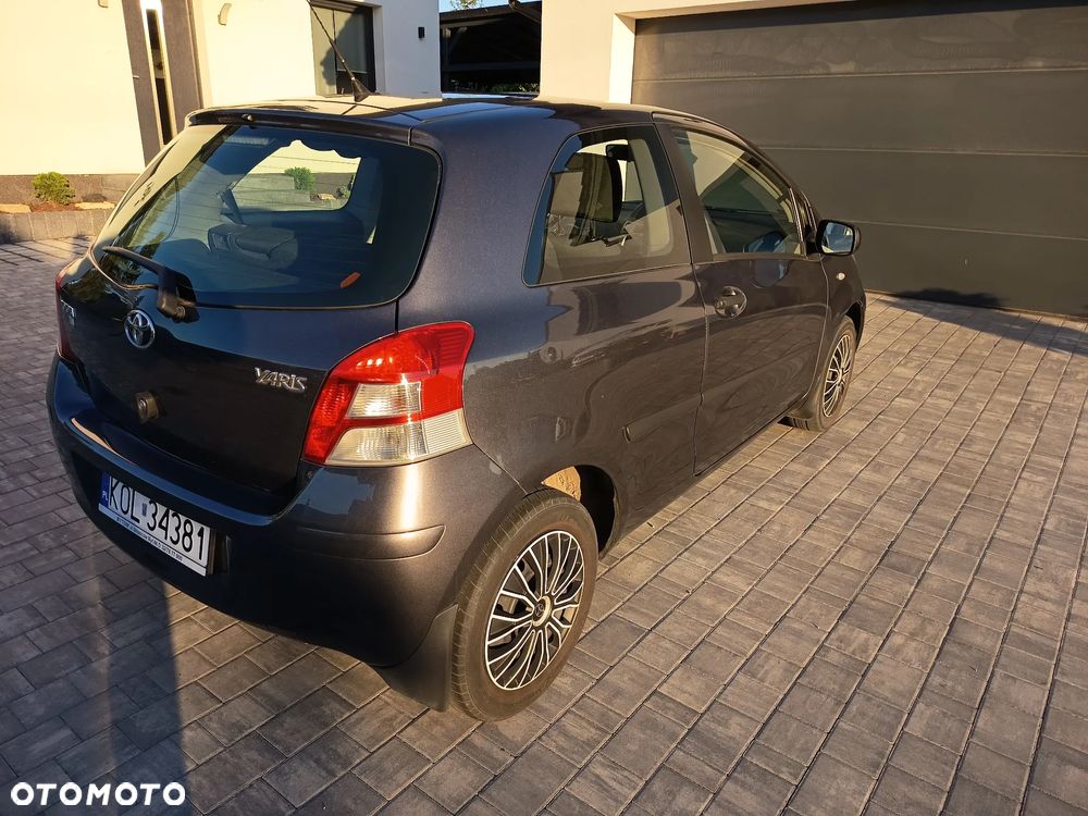 Toyota Yaris 1.0 Entry EU5 - 11