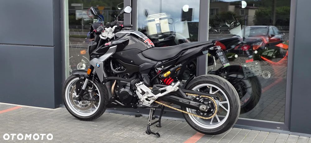 BMW F - 25