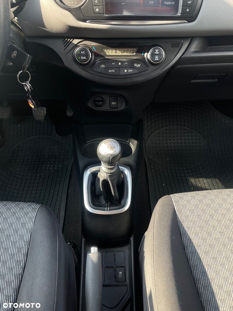 Toyota Yaris - 12